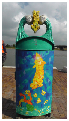 Papierkorb in Nimwegen, Niederland Papierkorb in Nimwegen, Niederland